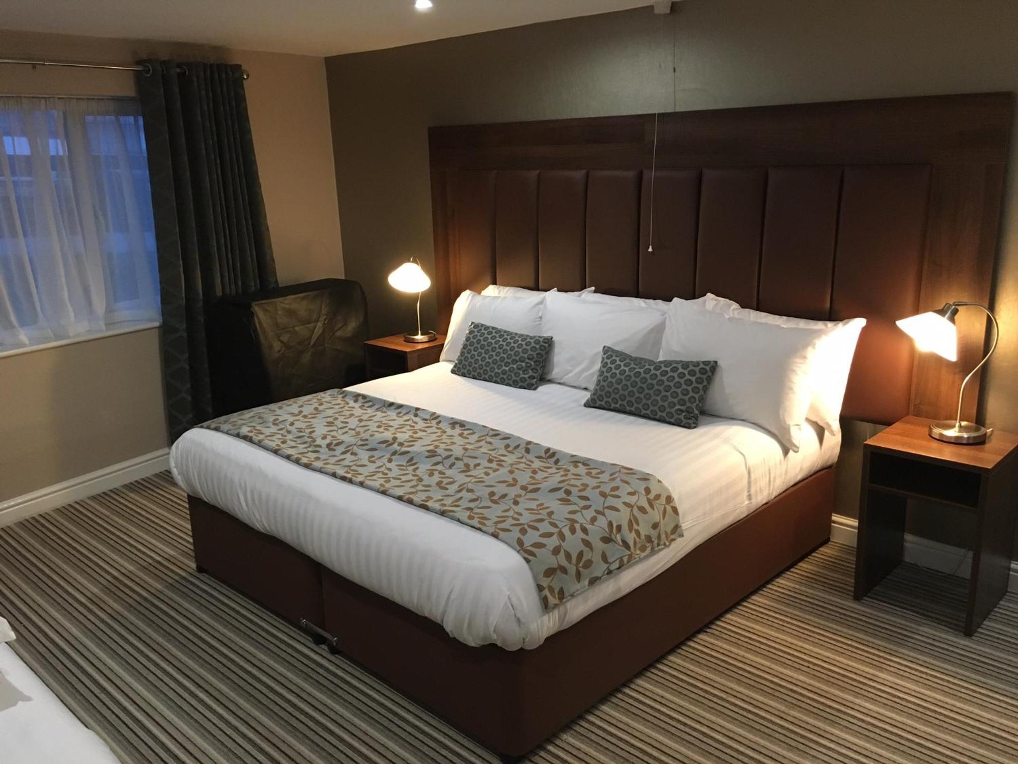 Twin Oaks Hotel Chesterfield Szoba fotó
